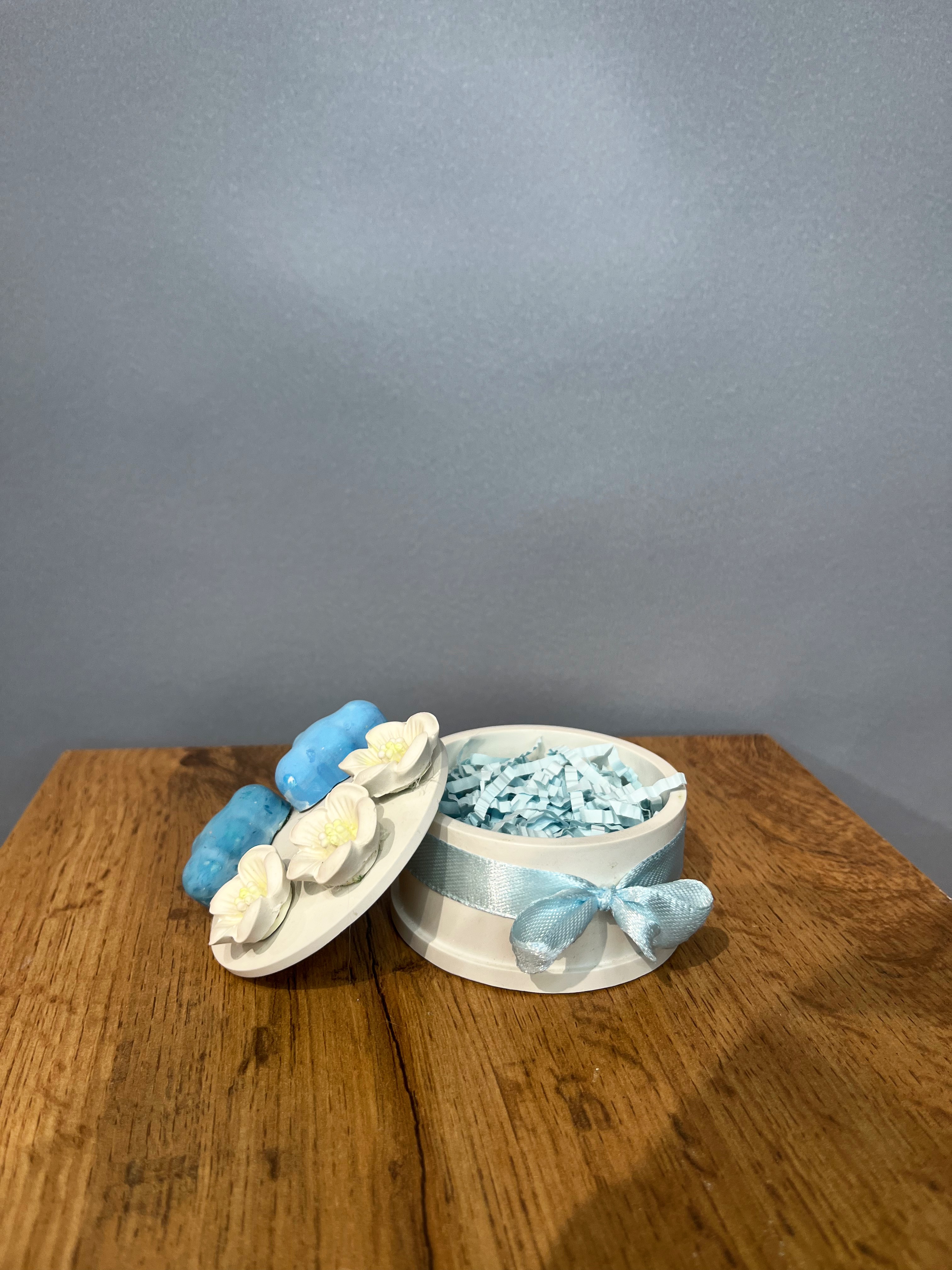 Гипсовая шкатулка Голубая ''Цветы в Облаках''