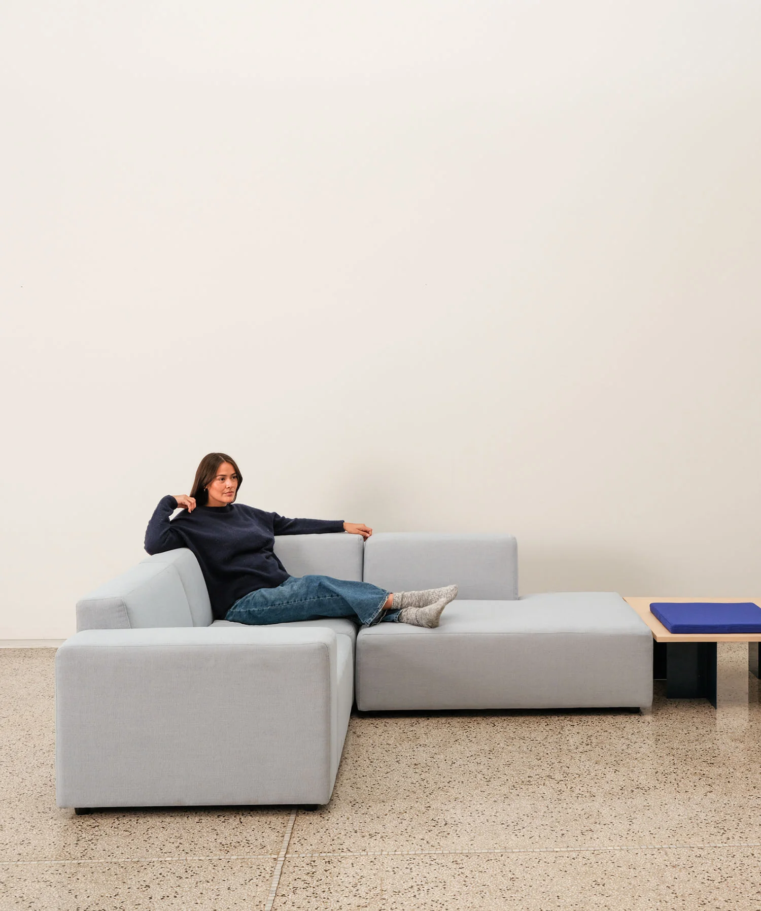 Трехсекционный модульный диван