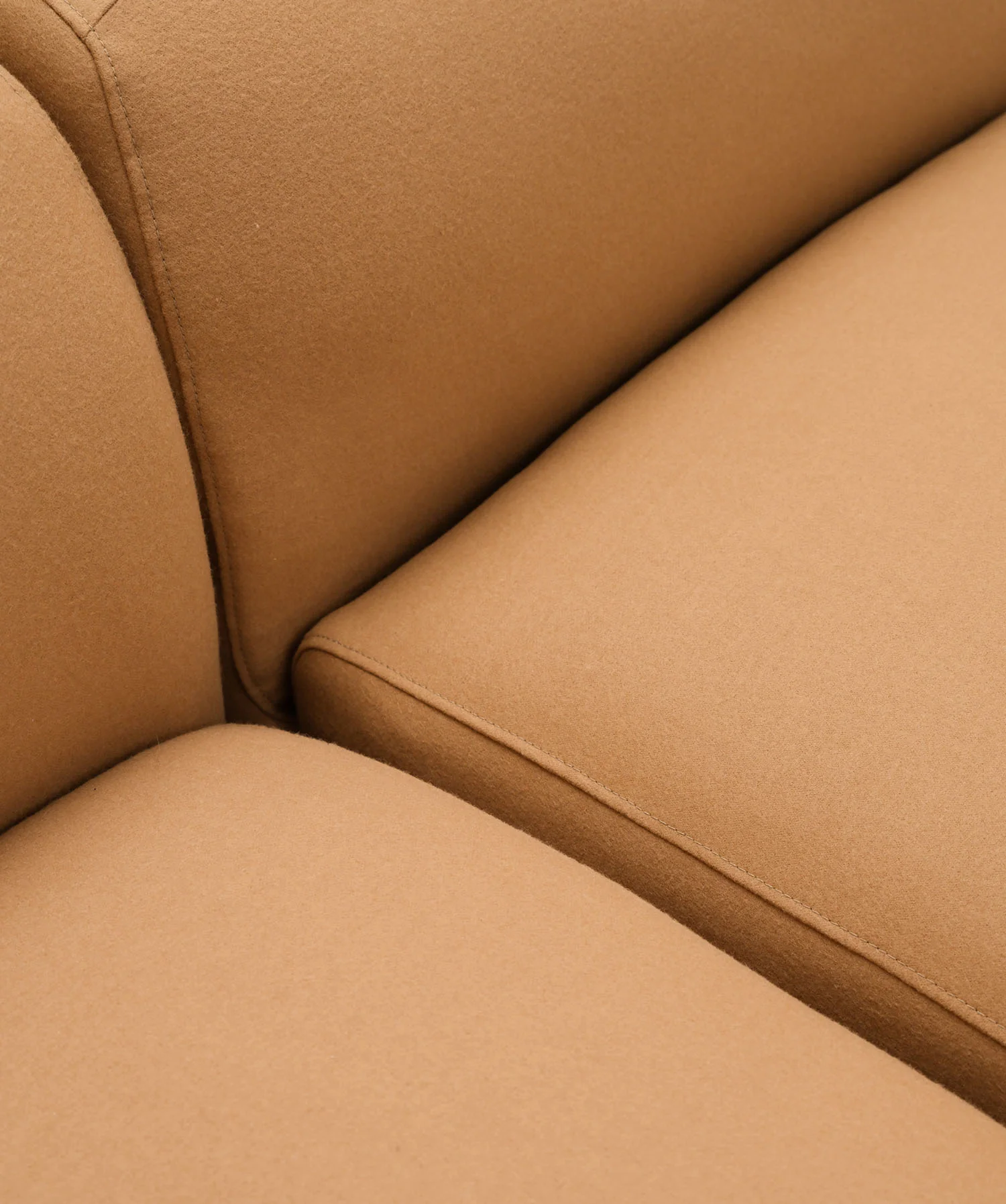 Трехсекционный диван